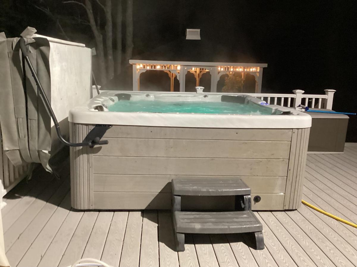 Ocean Front Waterfront River Front Hot Tub Kid & Pet Friendly Gouldsboro Exterior photo